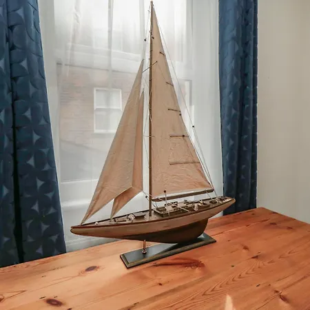 Number 1 Albion Place * Whitby